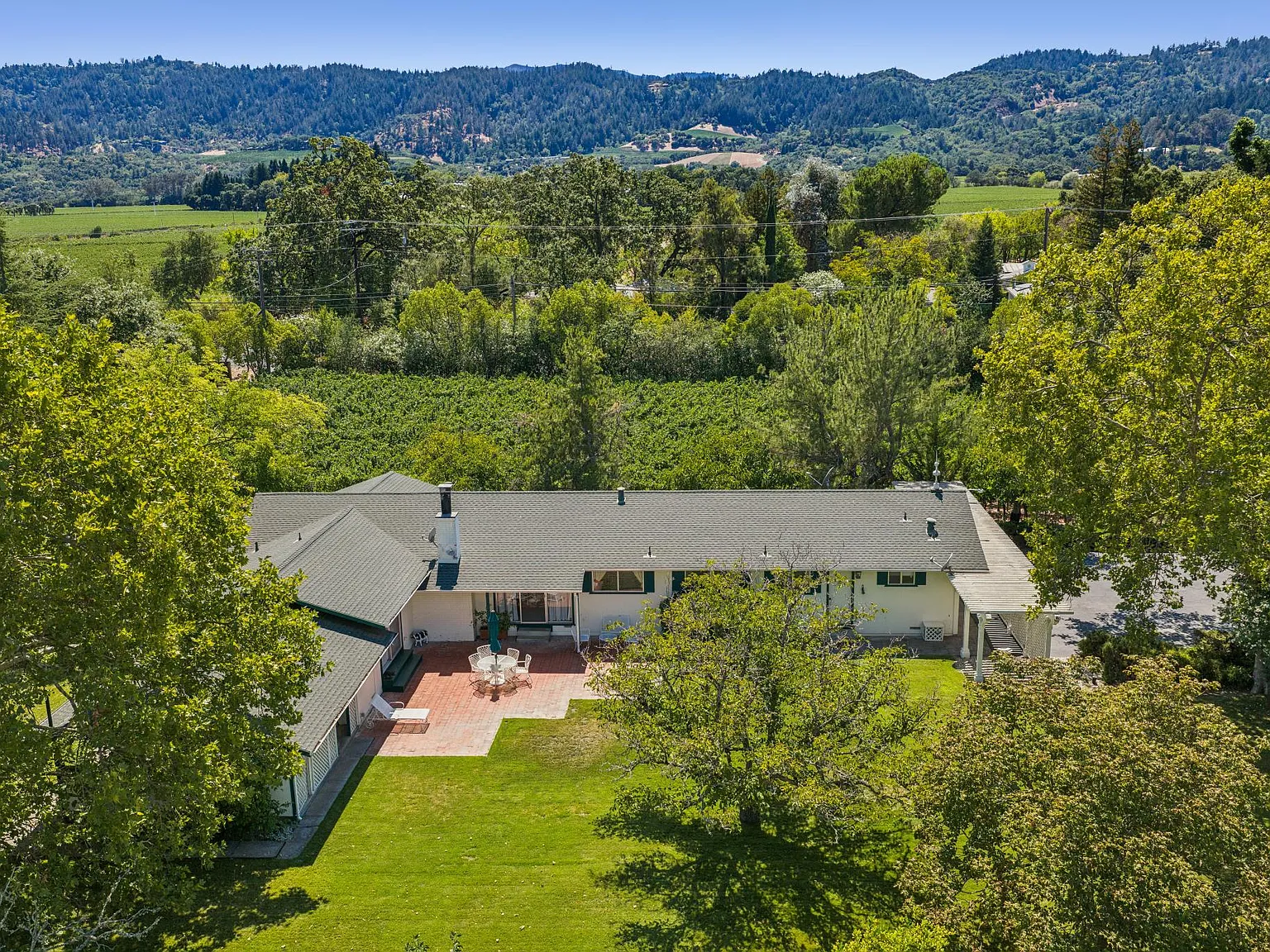 3 bed, 1966 sqft, $4,850 — Photo 1