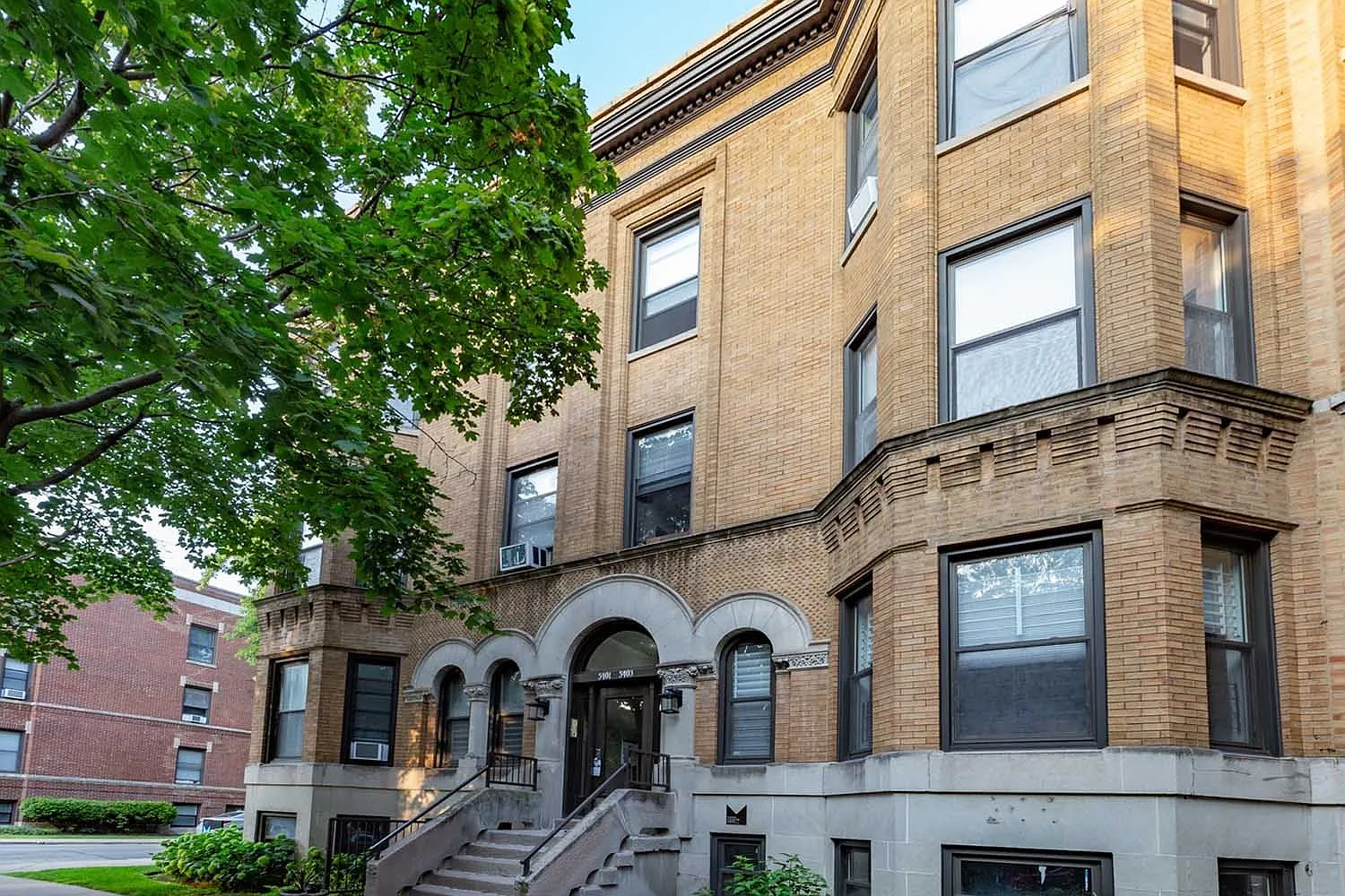 5401-5403 S. Woodlawn Avenue — Photo 2