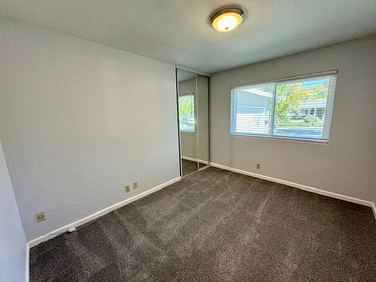 2661 Buena Vista Ave — Photo 11
