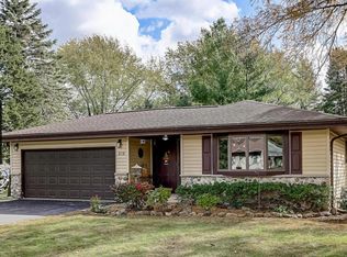 219 Park Ave, Eagle, WI 53119