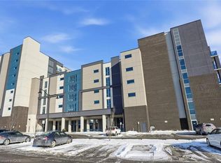 16 Concord Pl #516, Grimsby, ON L3M 0J1