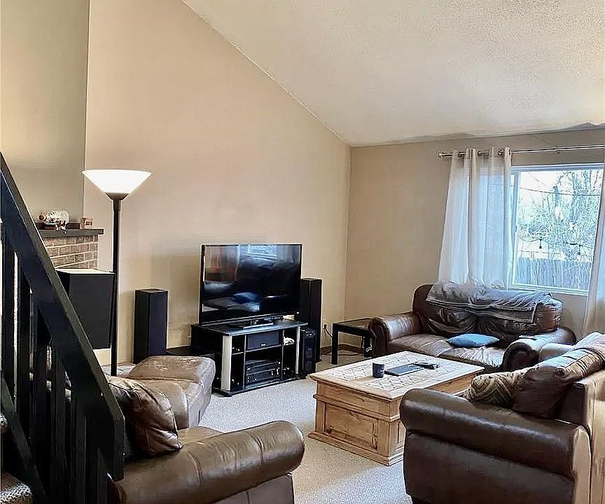1st image of 1322 Vivian St