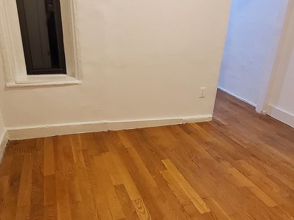 4th image of 554 W 50th St APT 5FE