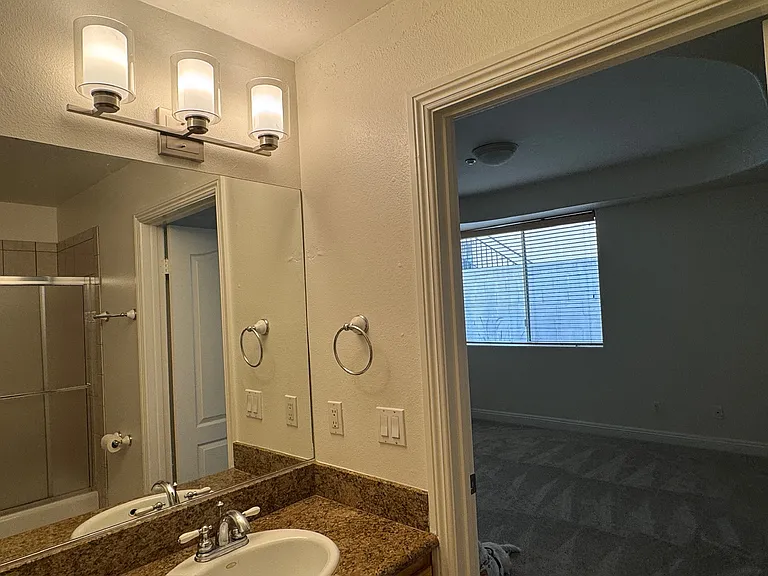 Connecting Bathroom Shared by 3rd and 4th Bedrooms