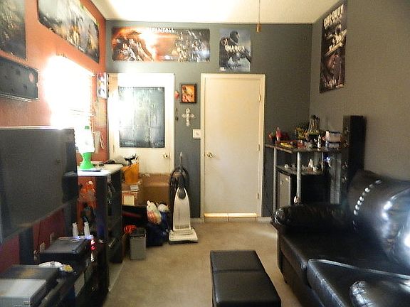 5th image of 601 E 56th St