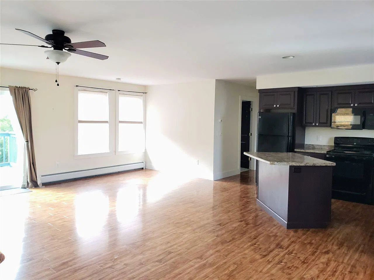 2 bed, 1200 sqft, $1,550 — Photo 3