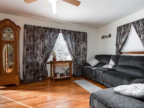 3rd image of 207 Franklin Street