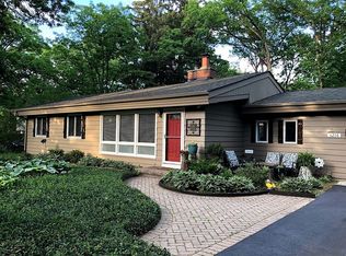 4216 East Dr, Crystal Lake, IL 60012