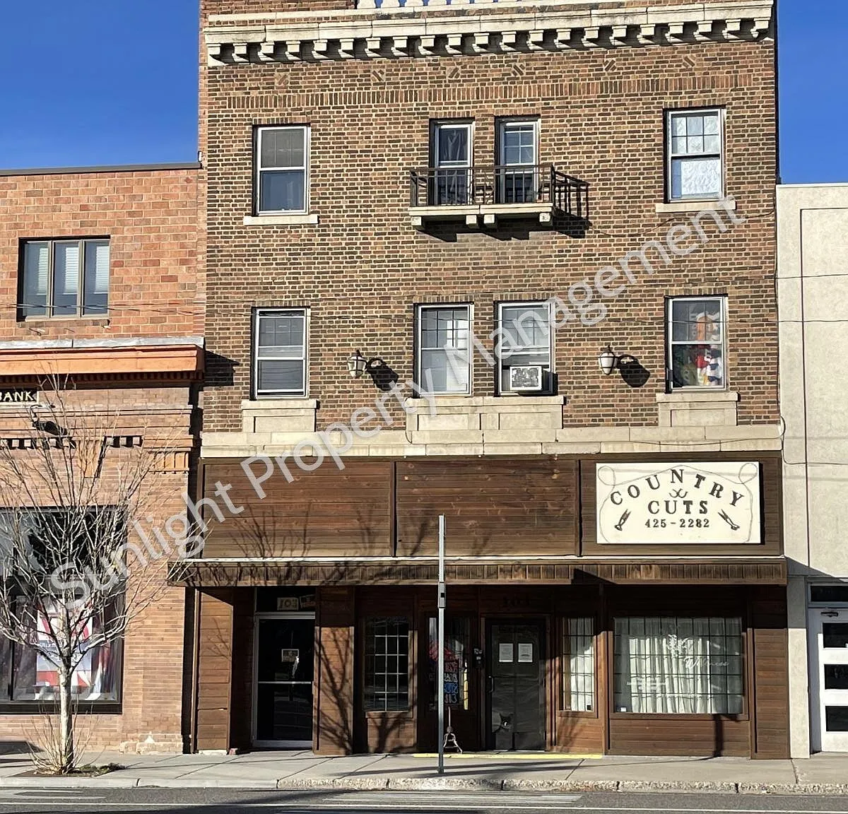 103 E Main St — Photo 1