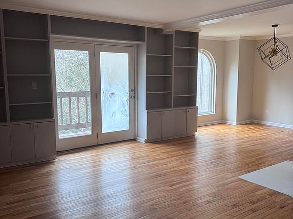 2nd image of 128 W Grn #128