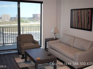 660 W Big Beaver Rd #825, Troy, MI 48084