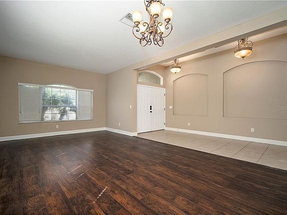 5th image of 415 York Dale Dr