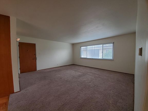 5th image of 1915 Murchison Dr APT 7