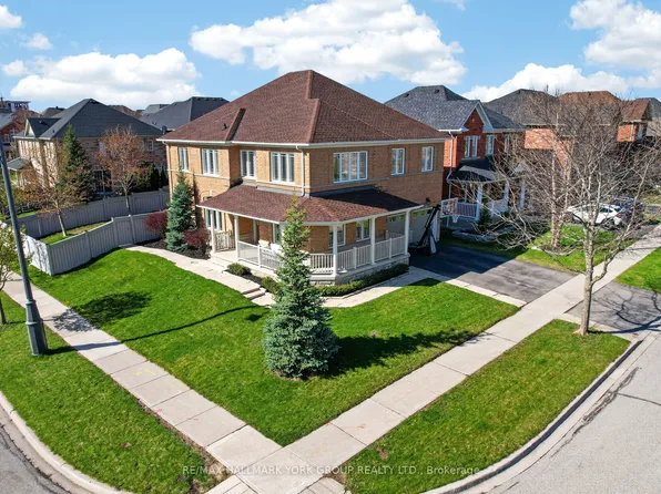 75 McLarty Gate, Aurora, ON L4G 0G5