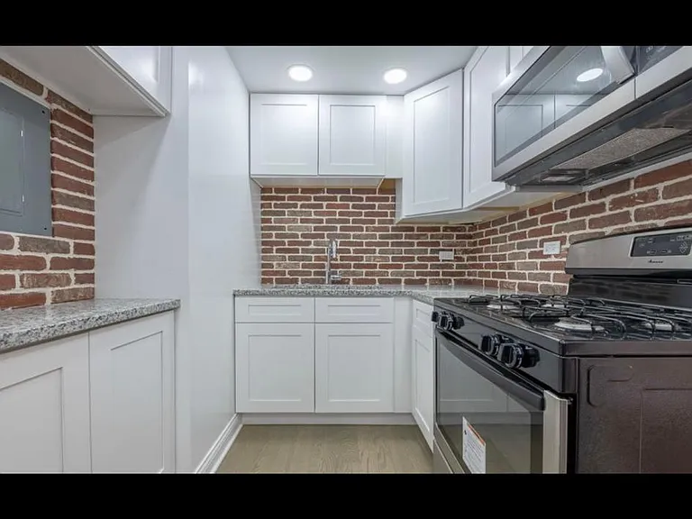 7306 N Winchester Ave #301 — Photo 17