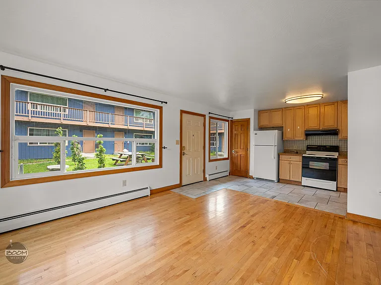 2326 Cordova St #8 — Photo 13