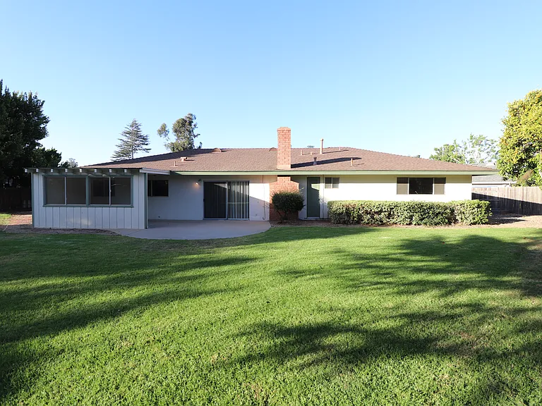 630 Newcastle Cir — Photo 18