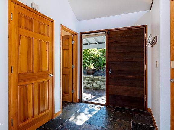 3rd image of 600 Island Dr #16