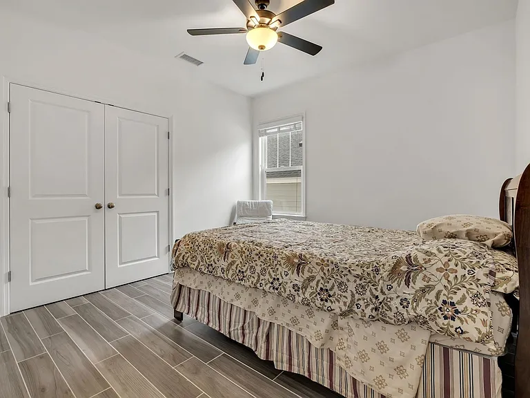 251 Bienville Pl — Photo 4