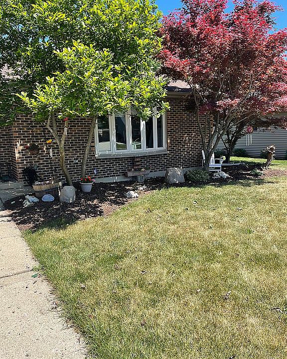 1st image of 120 Schreiber Ave