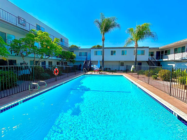 Monte Vista Townhomes — Photo 6