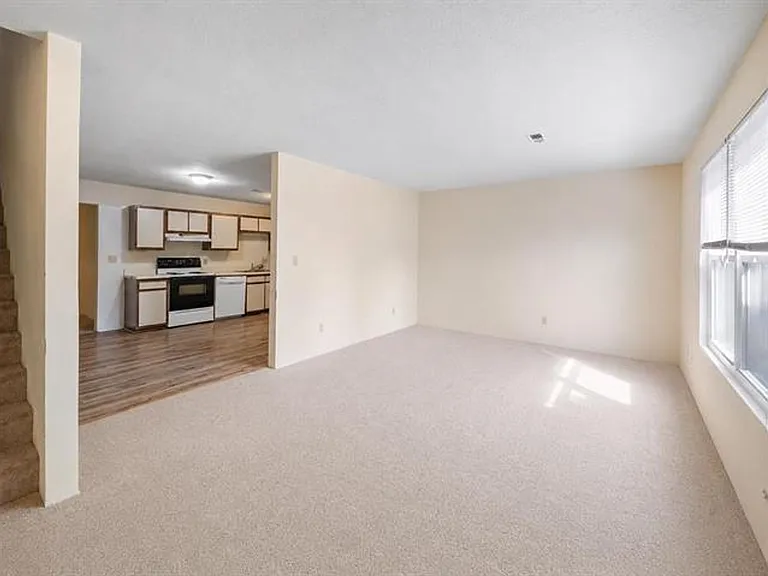 151 Clover Valley Cir — Photo 2