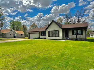 628 S Church St, Carmi, IL 62821