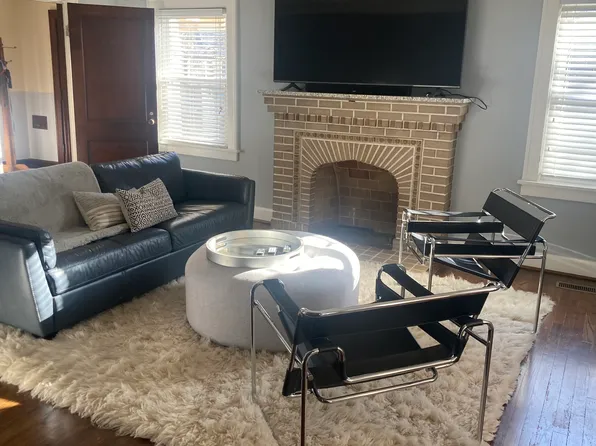 400 E 63rd Ter, Kansas City, MO 64110