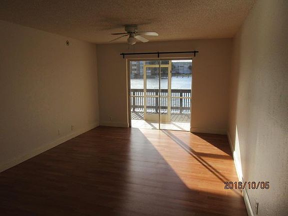 5th image of 2775 Taft St APT 108