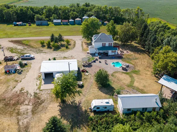 3698 78th Ave SE, Jamestown, ND 58401