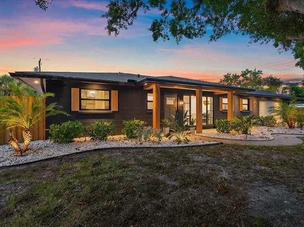 2402 Wisteria St, Sarasota, FL 34239