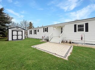 102 Red Haw Ct, Freeport, IL 61032
