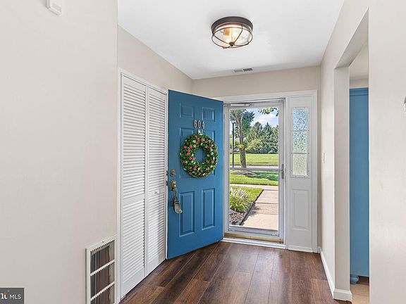 3rd image of 604 Lindsley Ct