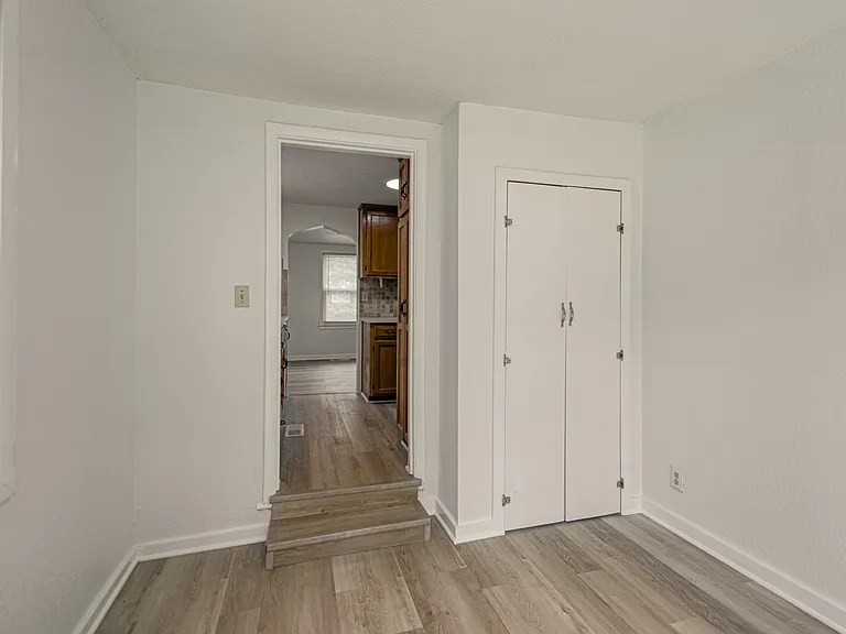 7800 Jefferson St — Photo 17