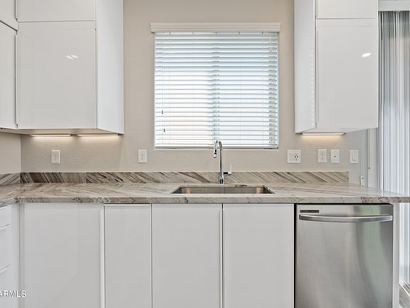 4th image of 3719 E DOGWOOD Drive