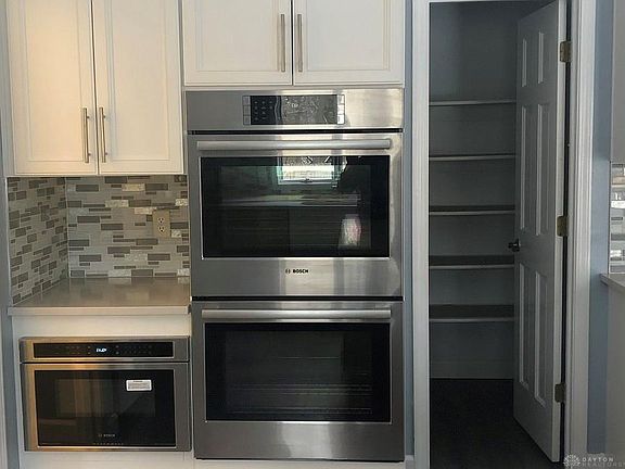 3rd image of 1480 Wainscott Way