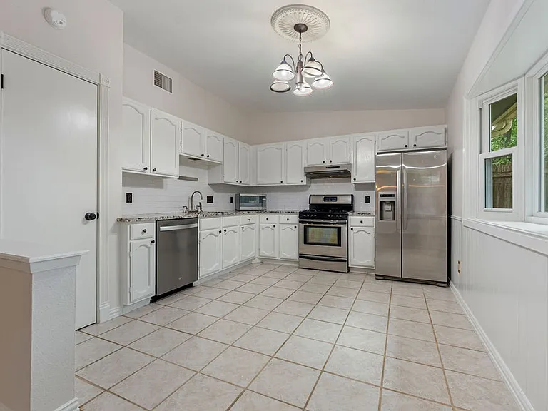 920 Acorn Oaks Dr — Photo 5