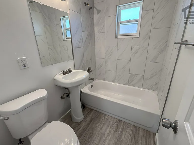 1342 E Willetta St — Photo 18