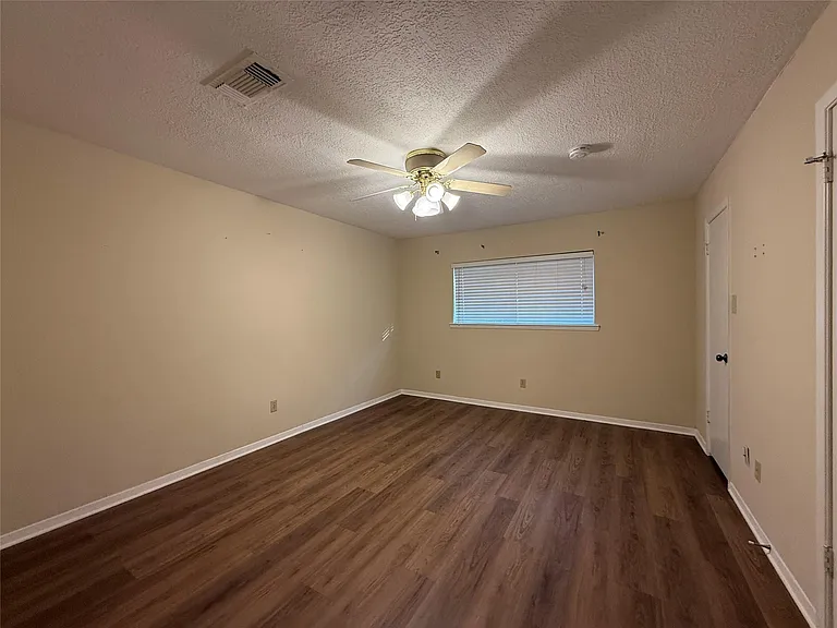 15307 Pebble Lake Dr — Photo 16
