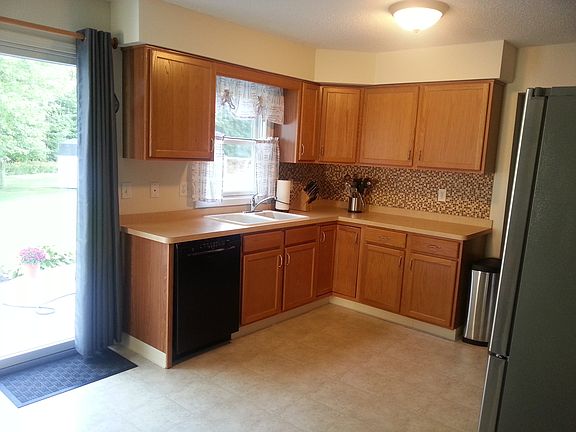 5th image of 2332 Winterberry Dr