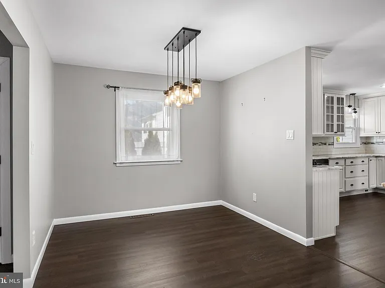 2211 New Albany Rd — Photo 5