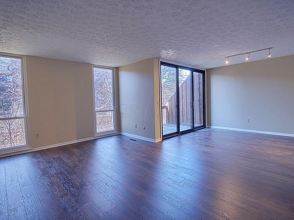 4th image of 4801 Smoketalk Ln