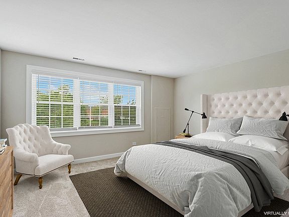 3rd image of 301 W 59th St #305-04