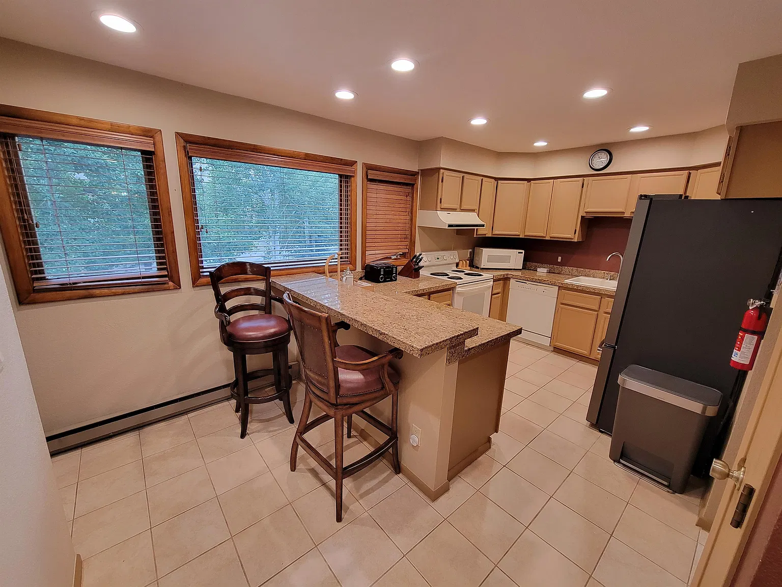 2540 Kinnikinnick Rd — Photo 4