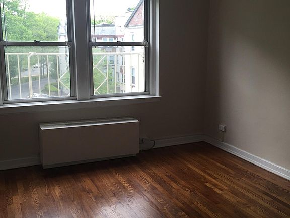 5th image of 110 Woodside Grn APT 3B