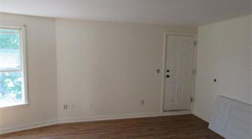 5th image of 2 Farragut Rd #4