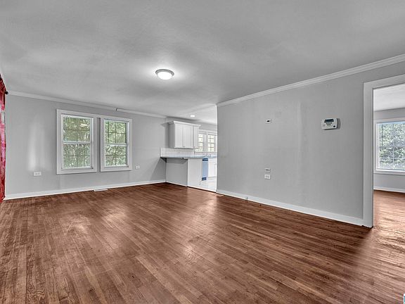 4th image of 2521 Palomino Ln