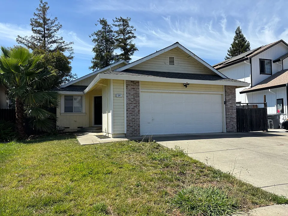 374 Aaron Cir