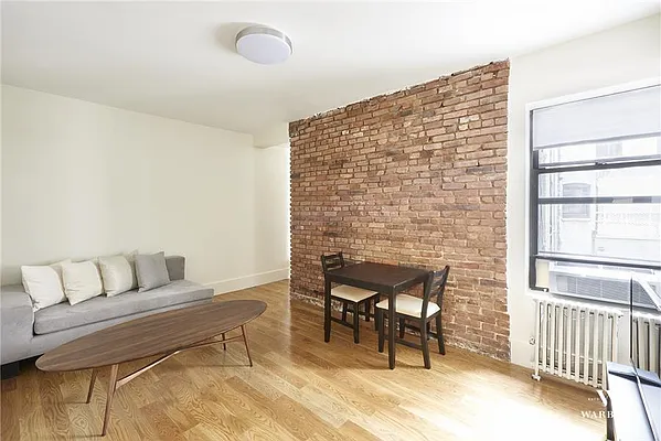 Sold by Warburg | media 7