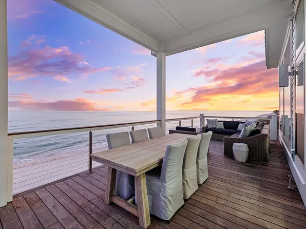 2116 Seahorse Ln, Eastpoint, FL 32328